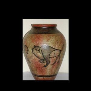 *RARE Vintage Solis Ollin signed Pottery Vase, Buffalo Design Mexican Pottery